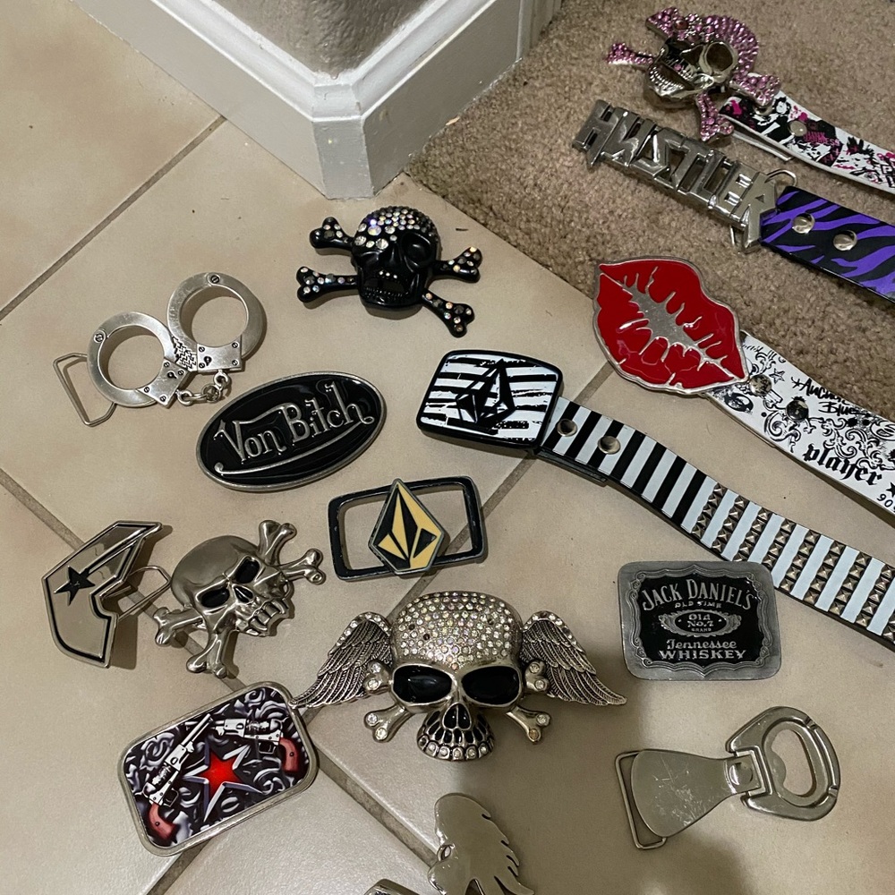 Belt buckles and belts